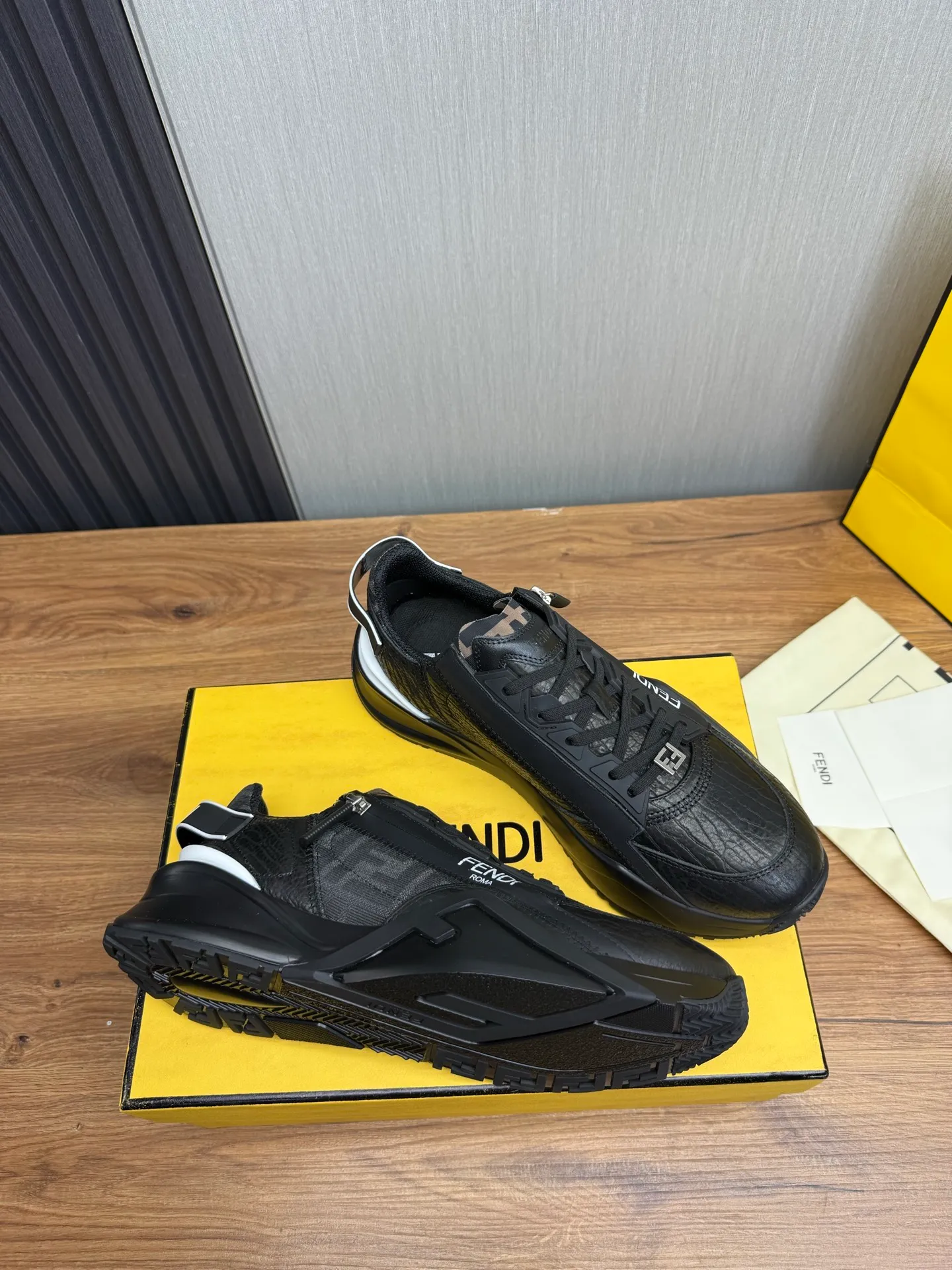 Men's men's shoes 💰620💰 Fendi [Fendi] hot style is on the market 🔥Fashionable casual men's shoes 🔱 Made of original brand fly-knit fabric. Original cowhide + breathable mesh lining + sheepskin feet, perfect shape, top quality, you deserve it 🔜Original rubber outsole, ultra-light, non-slip and wear-resistant 👣 Standard size 38-44